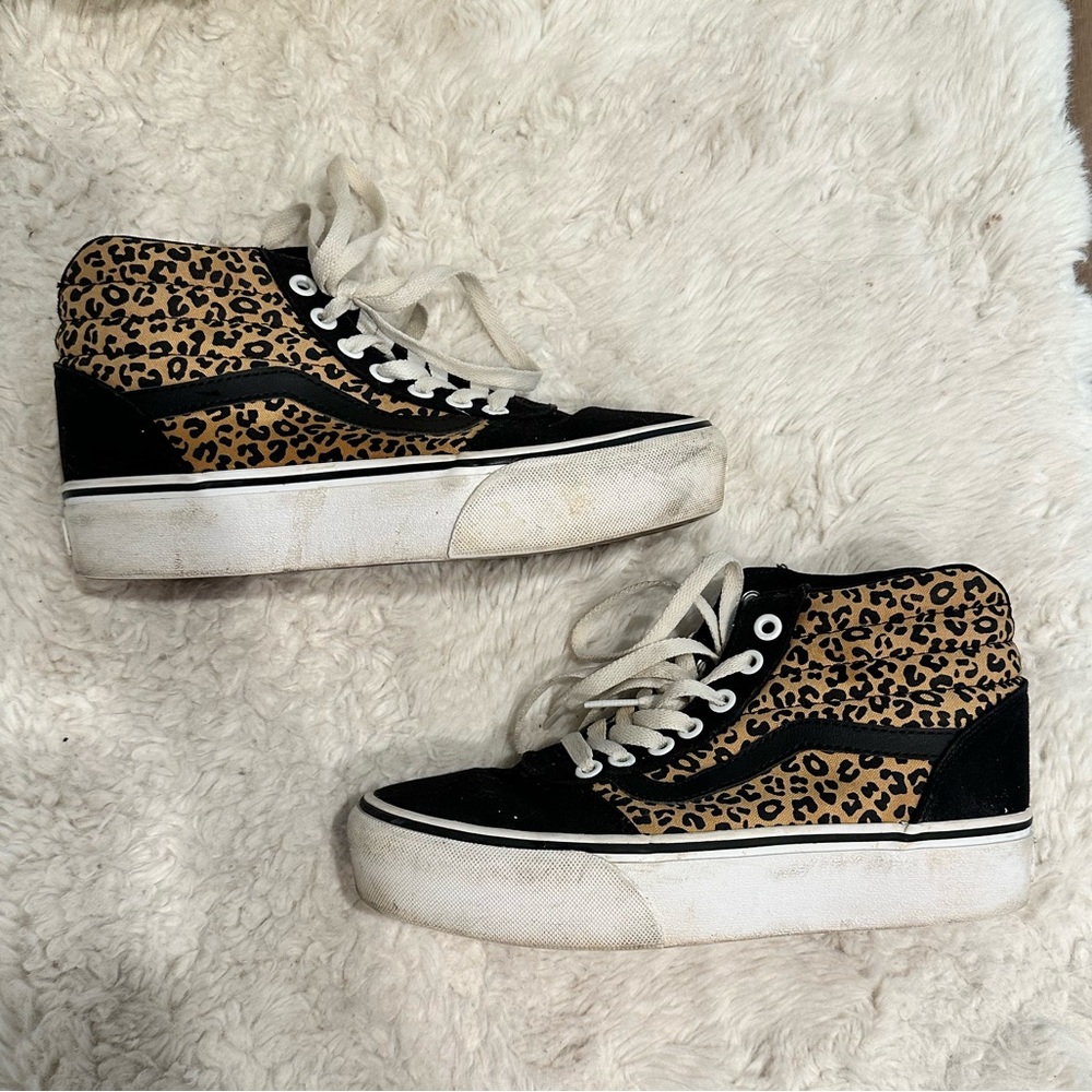 Vans Women's Black and Leopard Print Sneakers